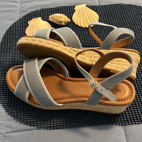 Wedge Heel Sandals👙🍷🛳️Only worn once on a Cruise - Picture 4 of 4